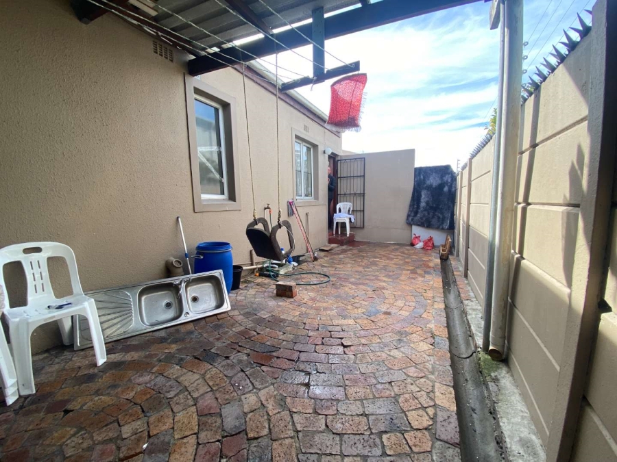 3 Bedroom Property for Sale in Wetton Western Cape